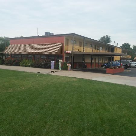 Travelers Budget Inn Great Bend 外观 照片