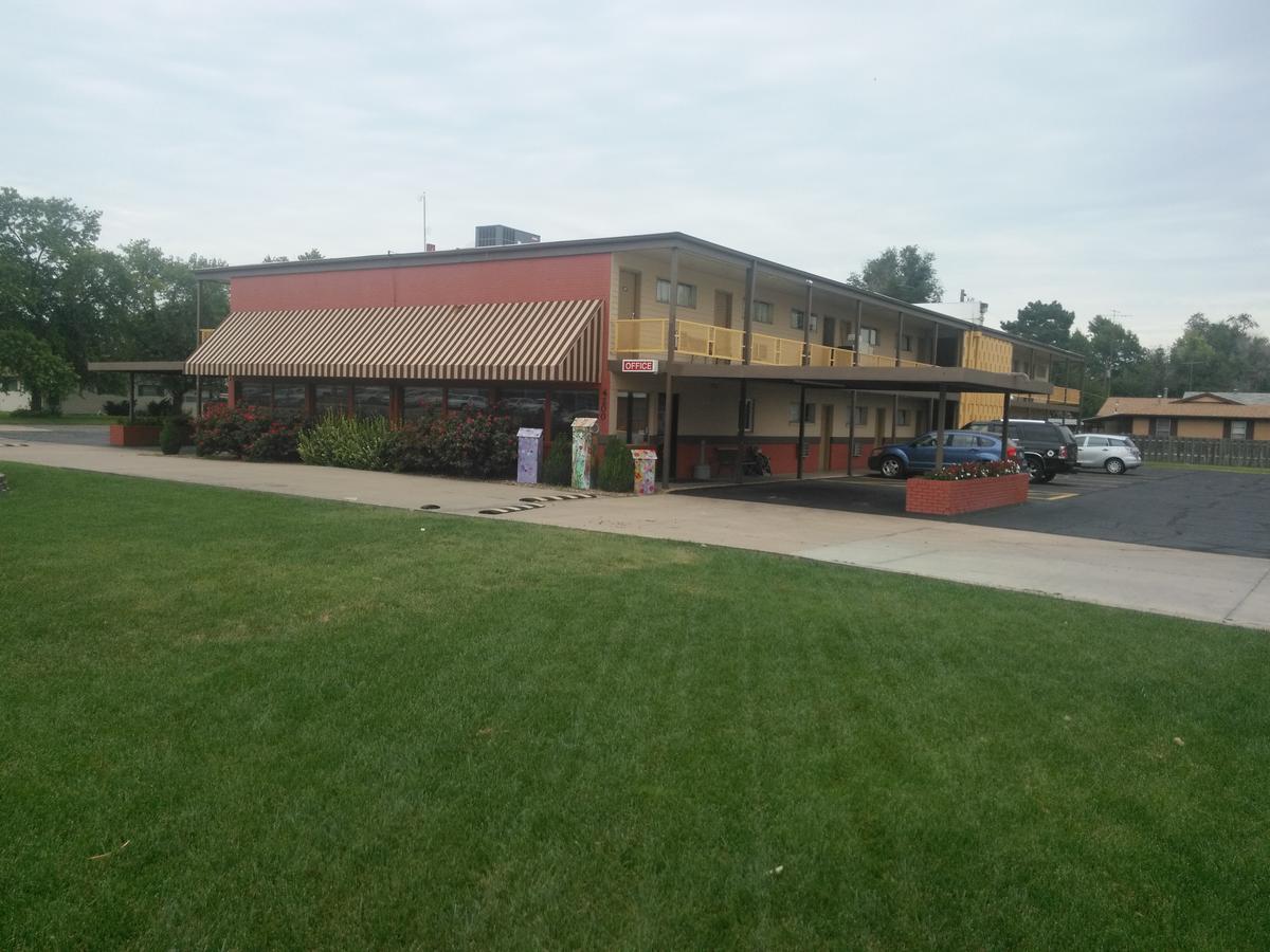 Travelers Budget Inn Great Bend 外观 照片