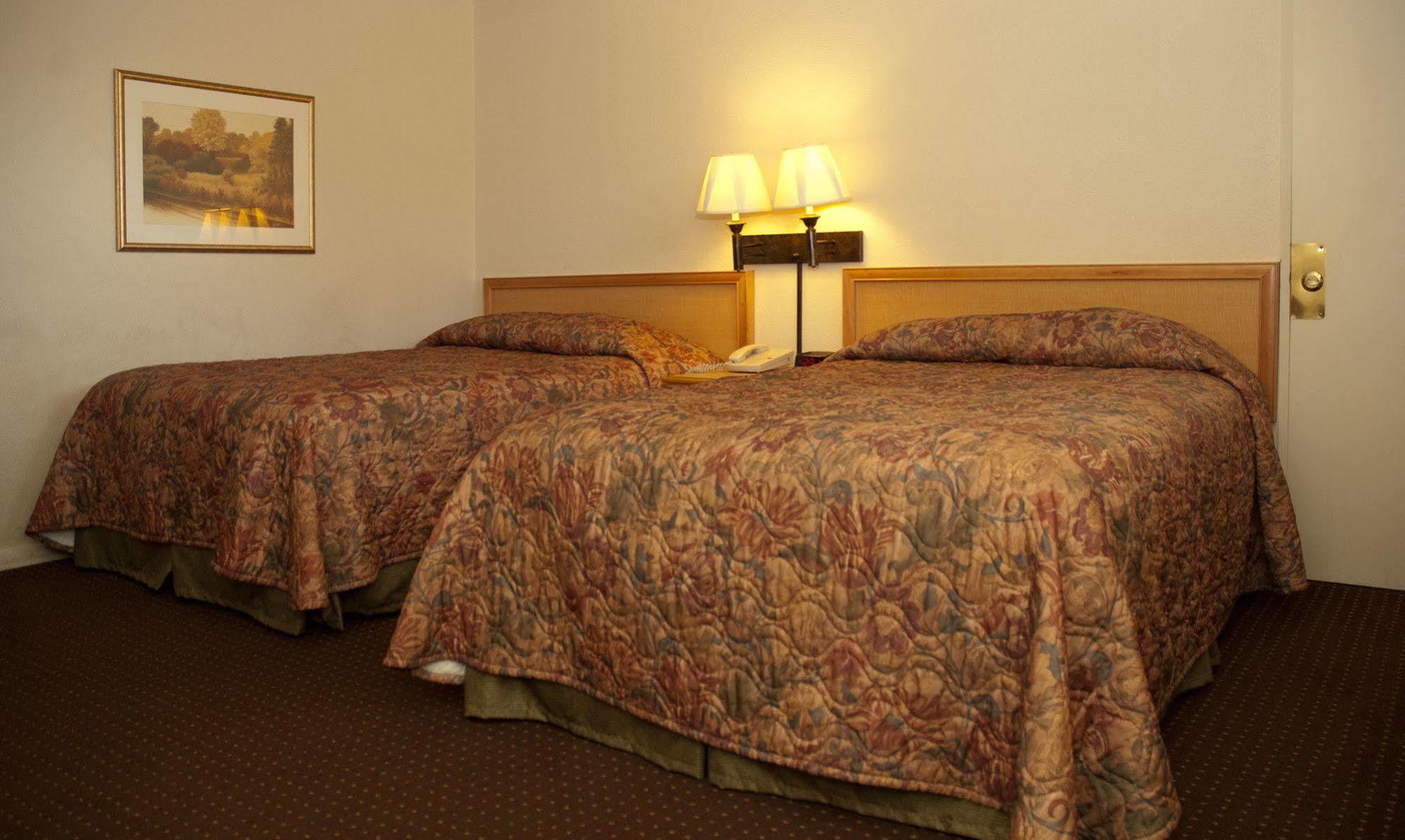 Travelers Budget Inn Great Bend 外观 照片